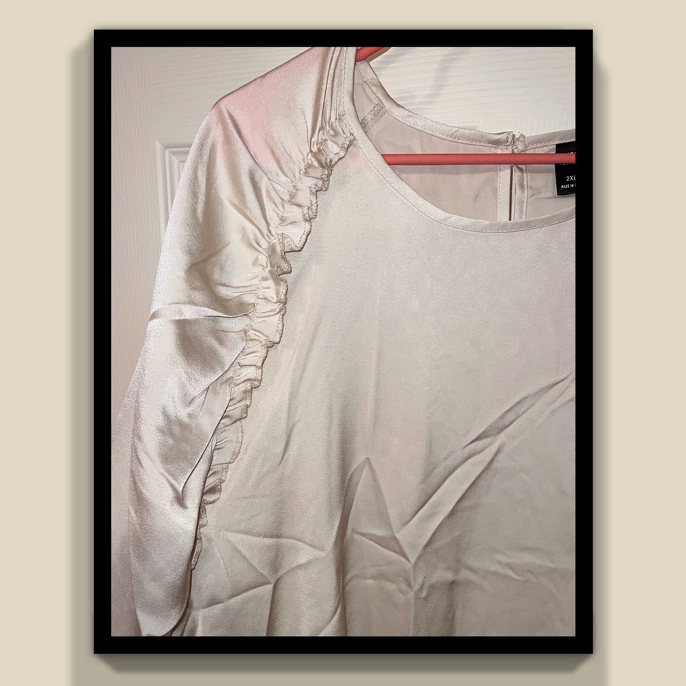 Elegant long sleeve top - Picture 2 of 3
